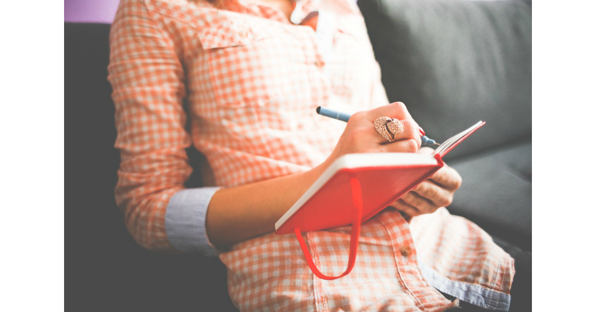 Nádasi Krisz: Az egyetlen írói fejlesztő módszer, ami igazán működik