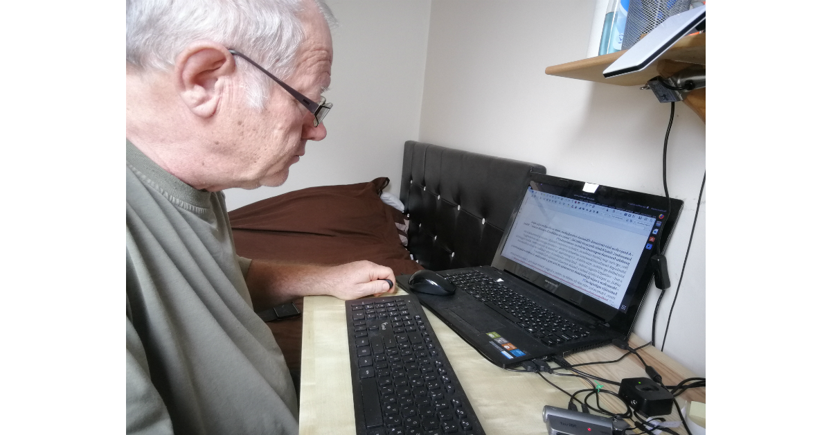 „Azt szerettem volna, ha akár két villamosmegálló között is talál valaki olvasni valót”