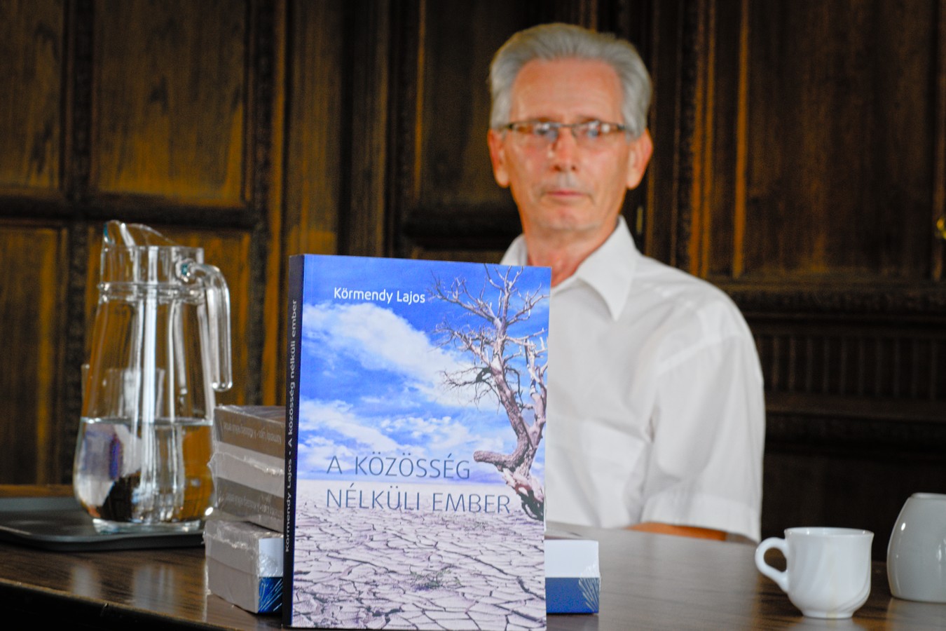 Könyv Guru TV - A közösség nélküli ember (Ad Librum) könyvbemutatója