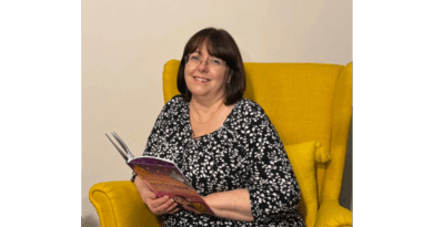 „Ma is le lehet kötni a gyermek figyelmét hagyományos mesékkel, és le is kell” „Ma is le lehet kötni a gyermek figyelmét hagyományos mesékkel, és le is kell”