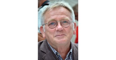 „Az olvasónak semmit nem kell »hazavinnie«. Az irodalom nem közért”