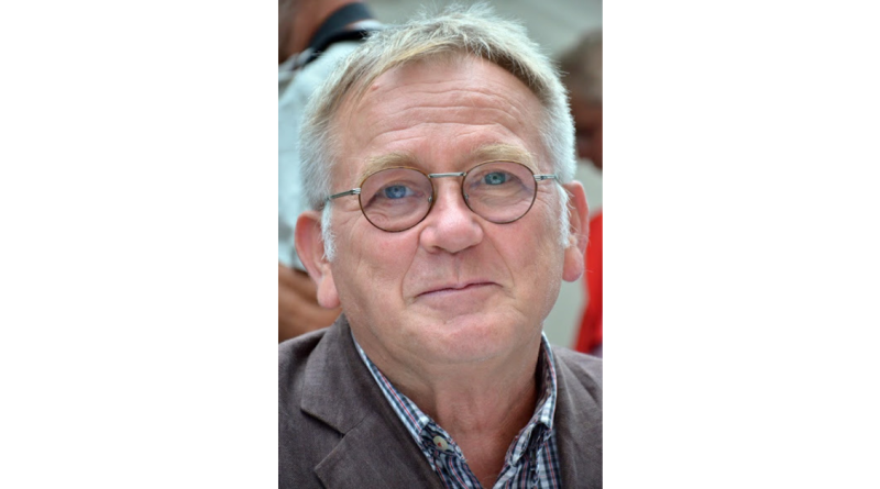 „Az olvasónak semmit nem kell »hazavinnie«. Az irodalom nem közért”